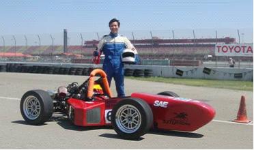 居小凡率队获2008年SAE国际方程式赛车比赛“最佳新秀”